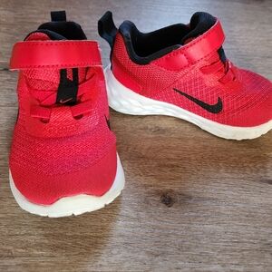 Baby NiKE SNEAKERS